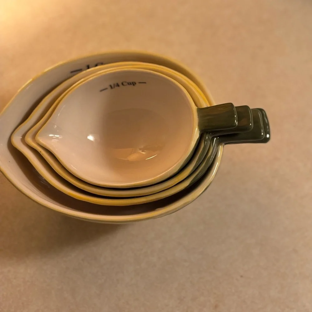 Vintage NESTING LEMON Ceramic MEASURING CUPS & S&P shakers